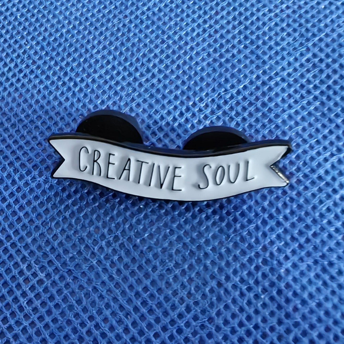 English Creative Soul Brooch Cartoon Golden M Badge