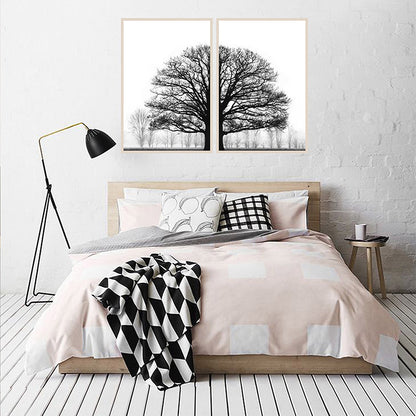 Pintura decorativa de pared con fondo de sofá moderno con árboles de invierno en blanco y negro