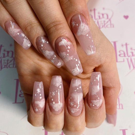 Parche para uñas con diseño de nube rosa nude de moda