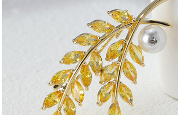 High-grade Leaf Pearl Brooch For Women