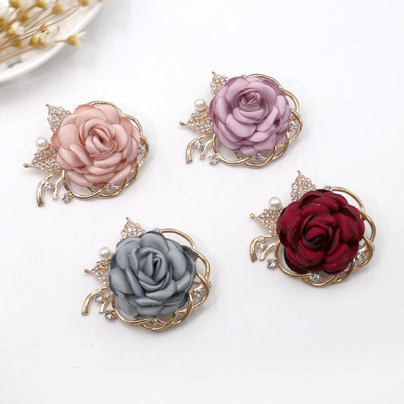 Broche de flores de rosas de tela de moda