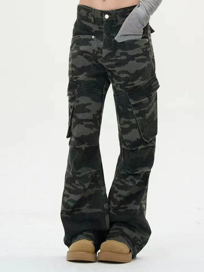 Pantalones de camuflaje con diseño de bolsillo grande tridimensional