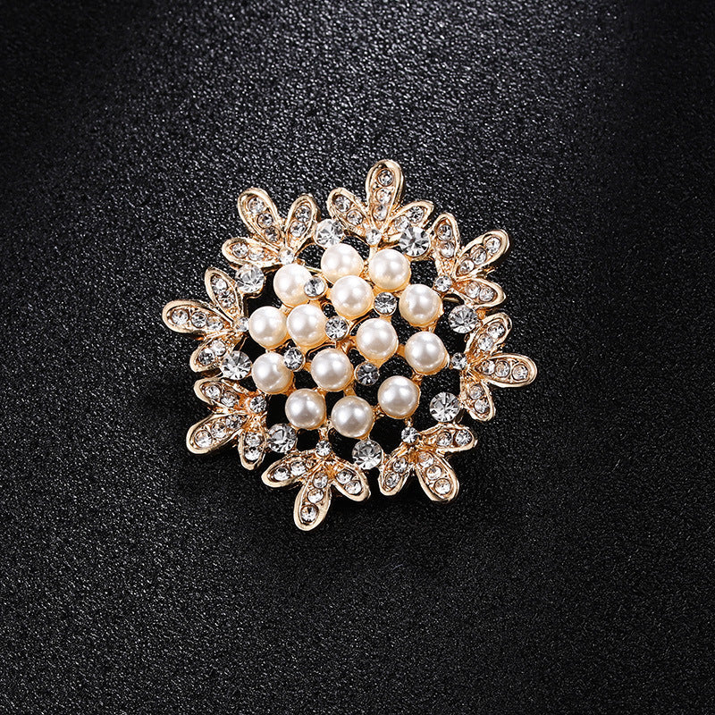 Rhinestone-encrusted Pearl Brooch Anti-exposure Accessories