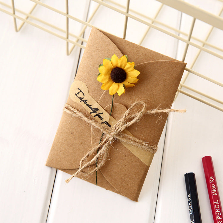 Creative kraft dried flower greeting card