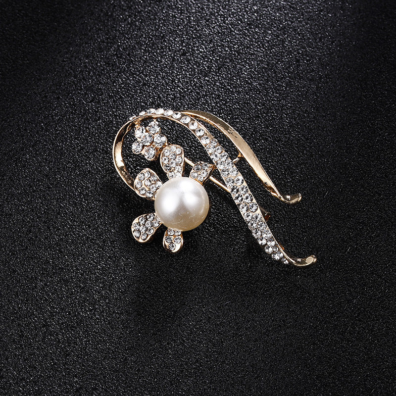 Rhinestone-encrusted Pearl Brooch Anti-exposure Accessories