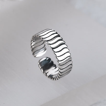 Anillo de marcasita de versión ancha con patrón de ondas en plata esterlina S925