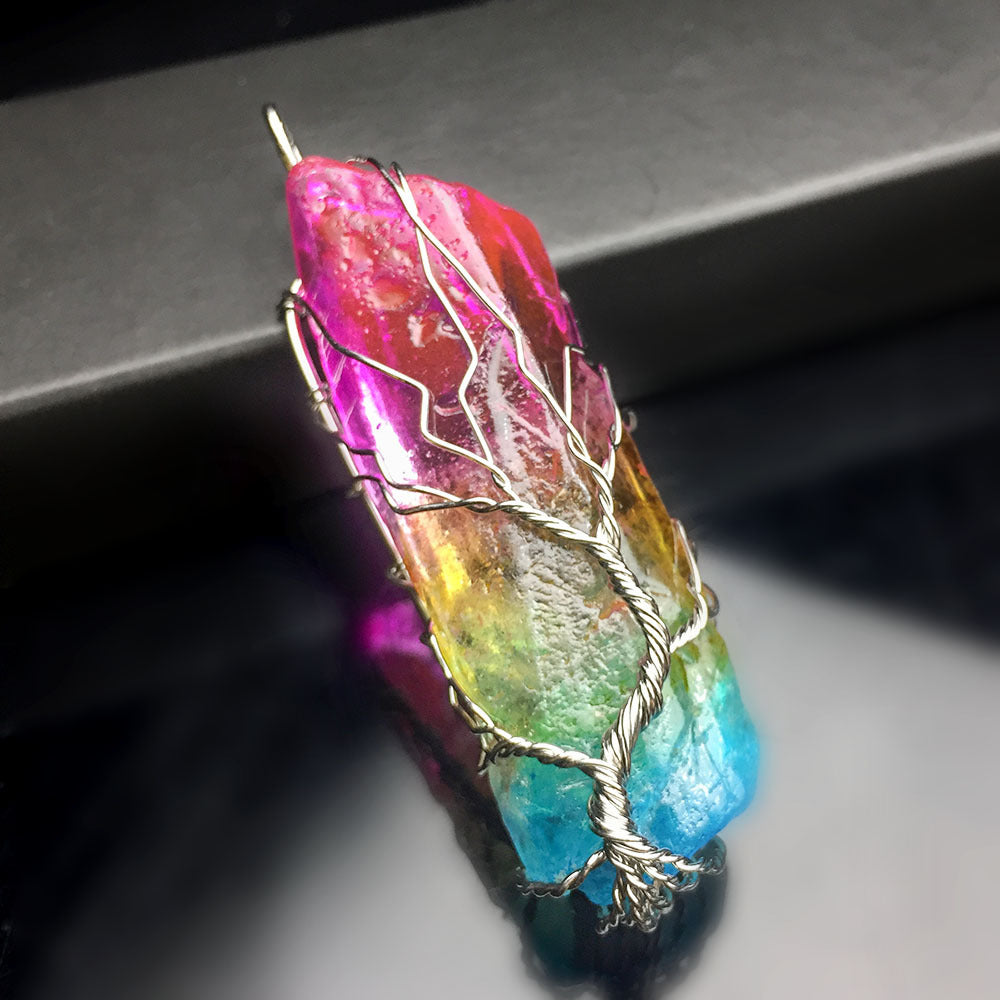 Colgante de árbol de la vida con forma de columna de cristal en bruto con galvanoplastia de colores