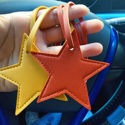 Llavero de cuero con forma de estrella de cinco puntas, colgante para bolso