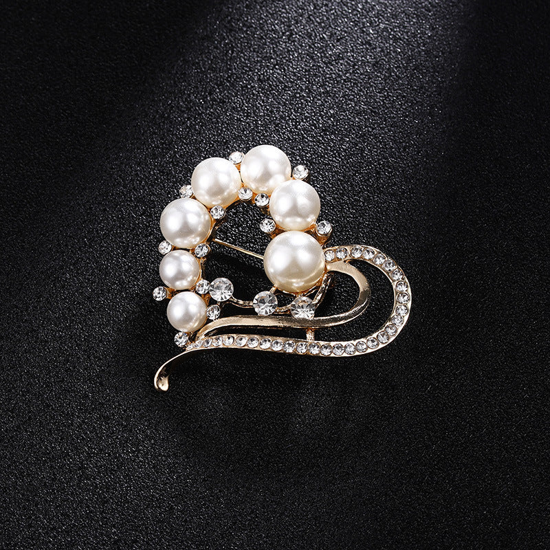 Rhinestone-encrusted Pearl Brooch Anti-exposure Accessories