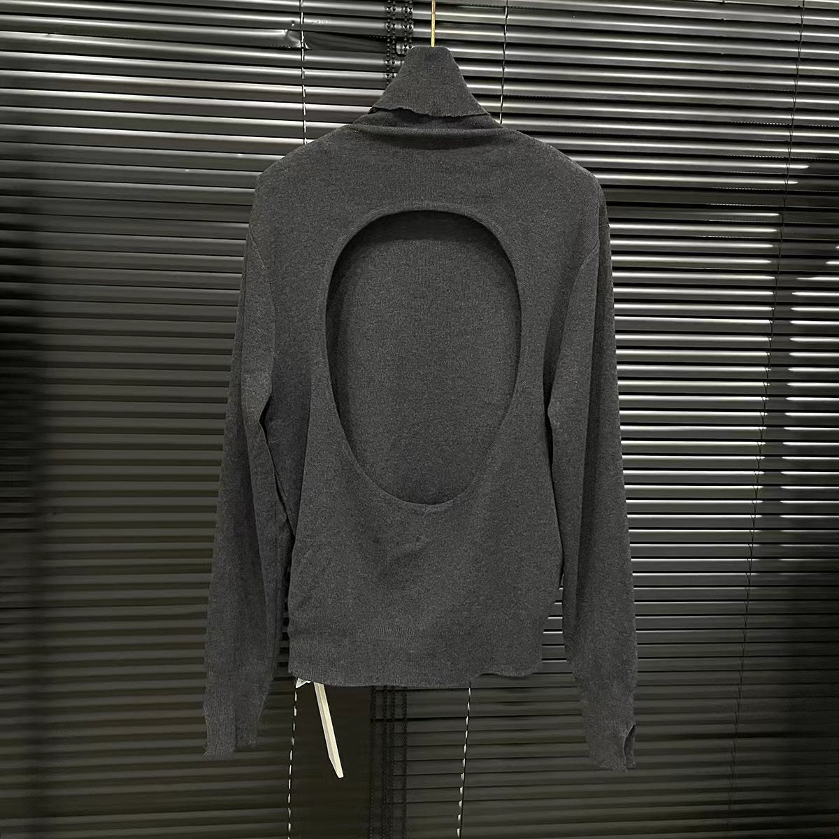 Women's Open Back Turtleneck Sweater American Minority Simple Two-way Design Sweater