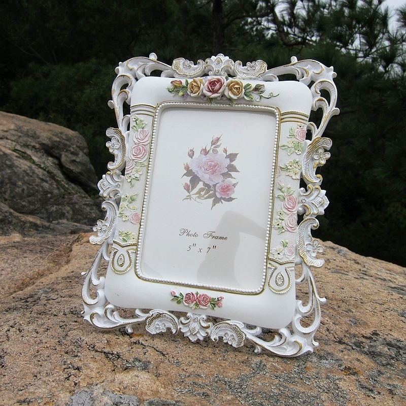 Pastoral style diamond frame