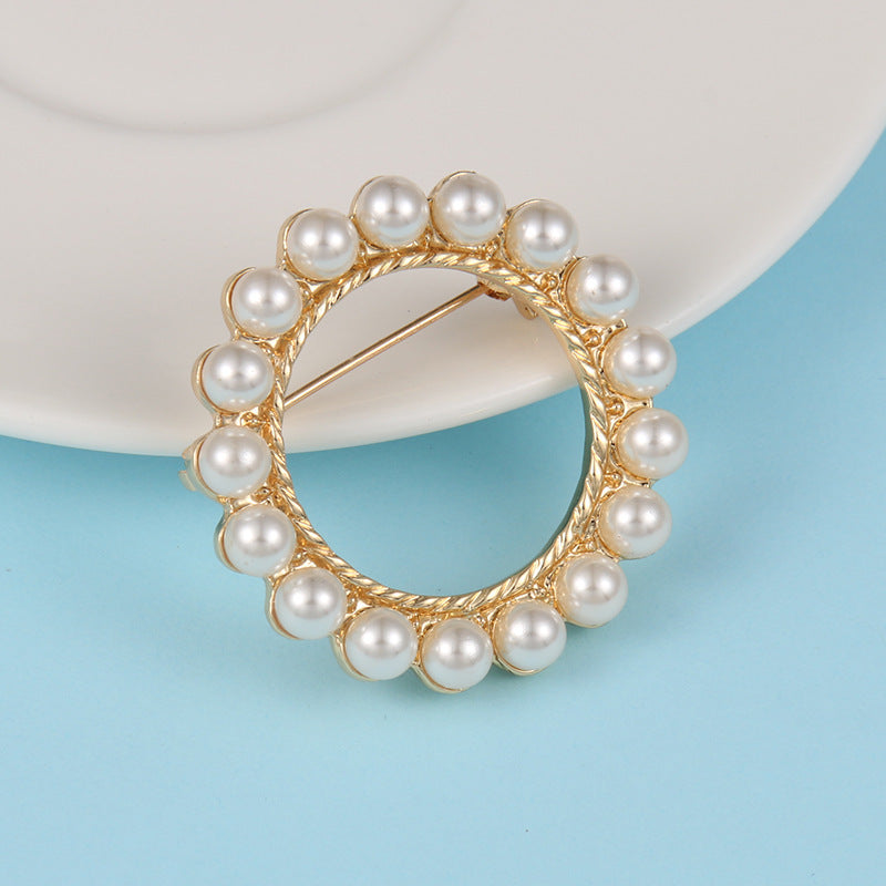 Rhinestone-encrusted Pearl Brooch Anti-exposure Accessories