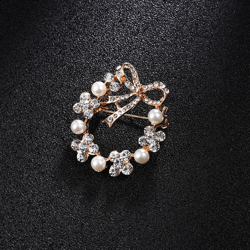 Rhinestone-encrusted Pearl Brooch Anti-exposure Accessories