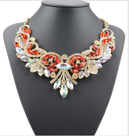 Collar de flores de aleación de diamantes para mujer