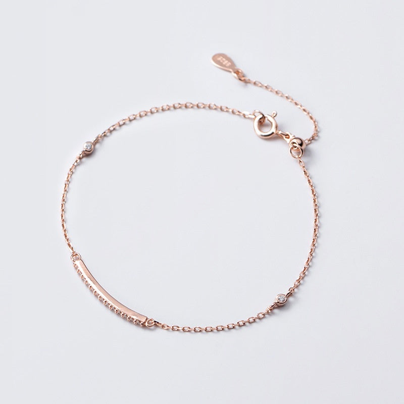 Pulsera de plata para mujer elegante curvada con taladro