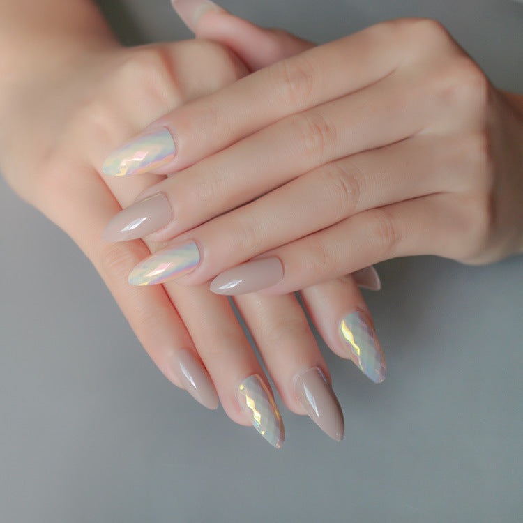 24 pieces of trendy wearable fake nail pieces