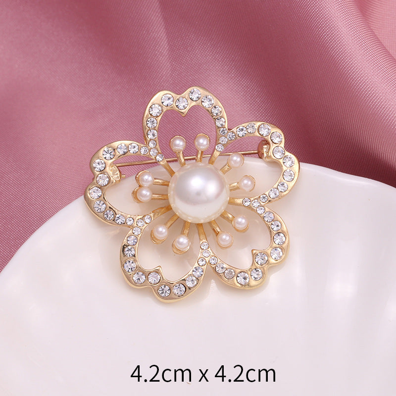 Rhinestone-encrusted Pearl Brooch Anti-exposure Accessories