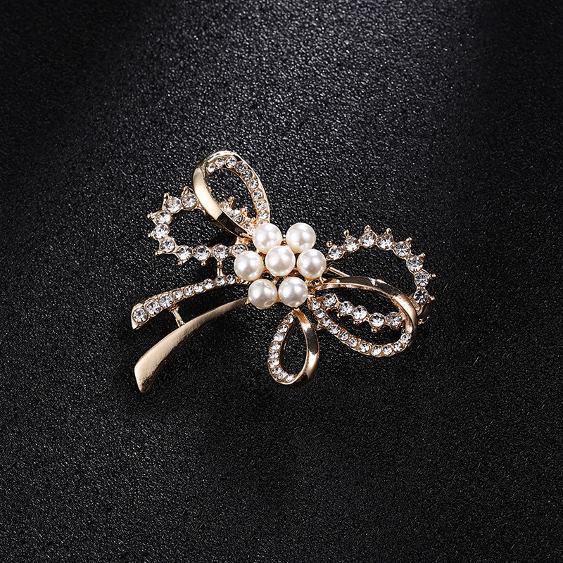 Rhinestone-encrusted Pearl Brooch Anti-exposure Accessories