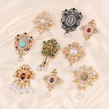 Design Court Retro Baroque Style Coat Brooch