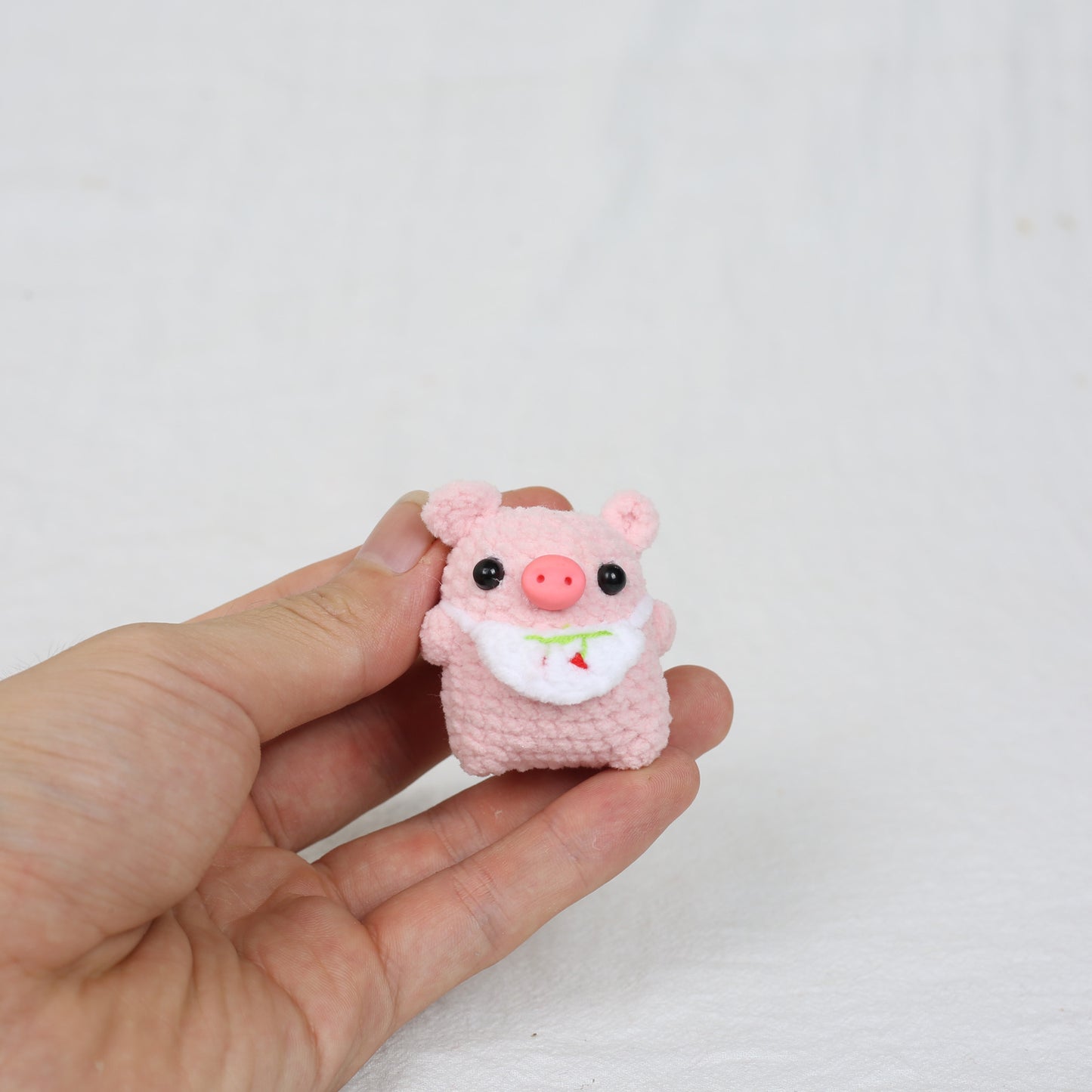 Apron Pig Ornaments Baoma Handmade Knitted Pendant Keychain