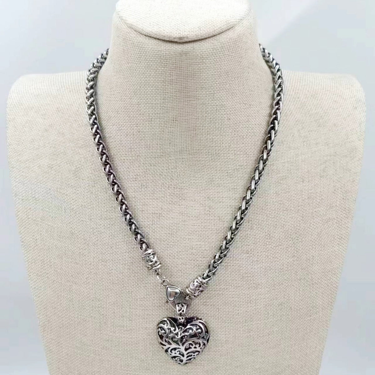 Colgante de amor hueco en forma de O Cadena de plata