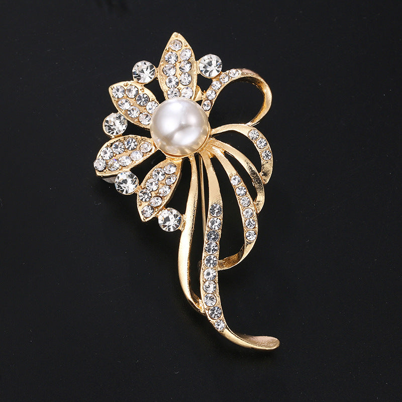 Rhinestone-encrusted Pearl Brooch Anti-exposure Accessories