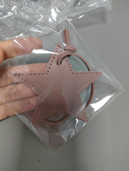 Llavero de cuero con forma de estrella de cinco puntas, colgante para bolso