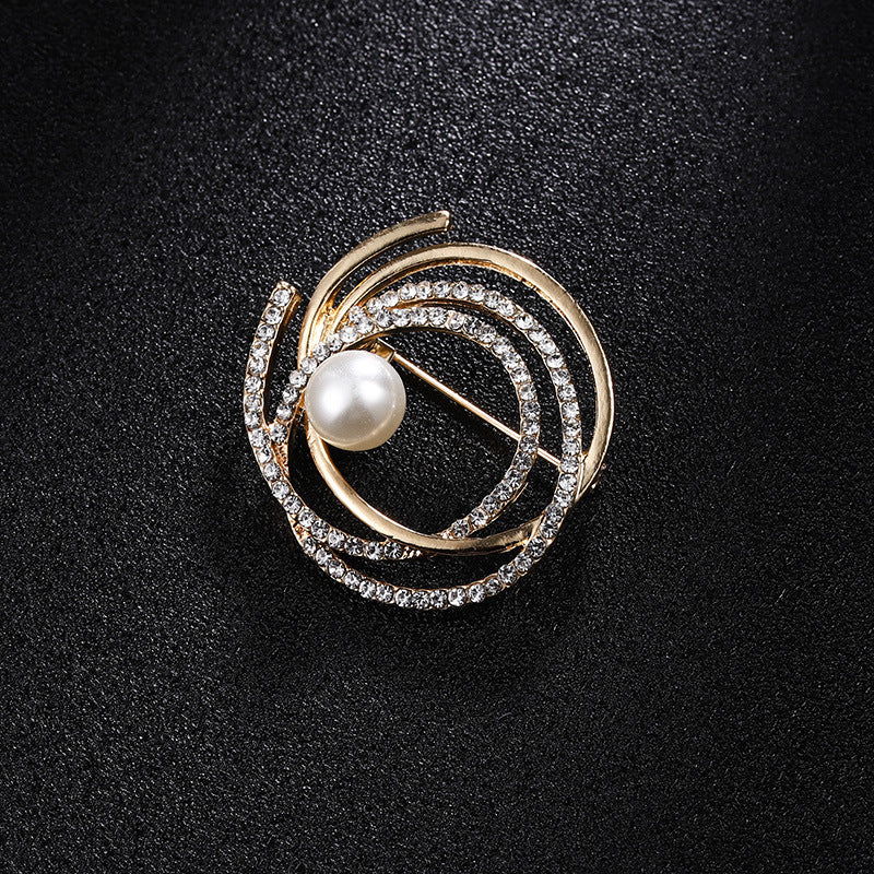 Rhinestone-encrusted Pearl Brooch Anti-exposure Accessories