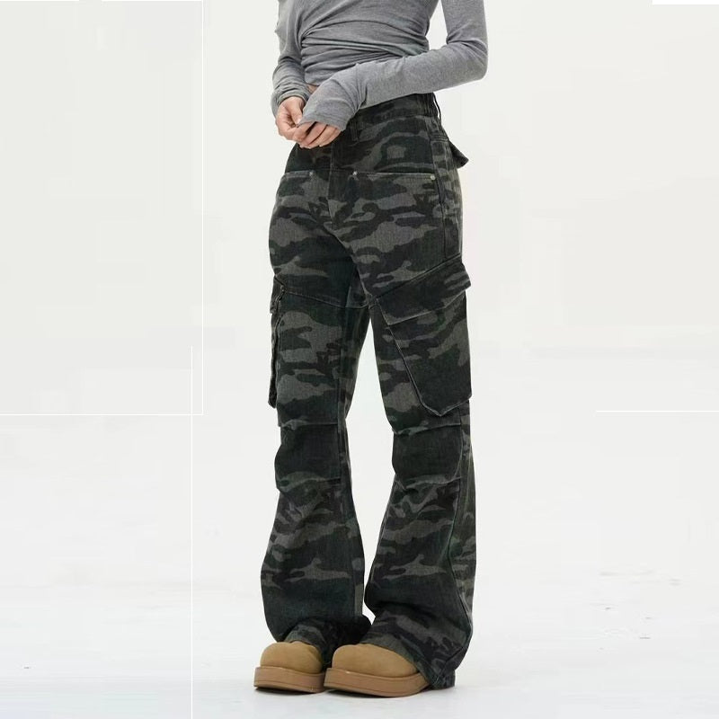 Pantalones de camuflaje con diseño de bolsillo grande tridimensional