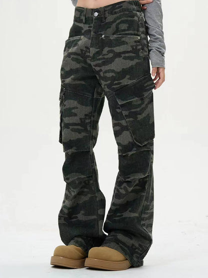 Pantalones de camuflaje con diseño de bolsillo grande tridimensional